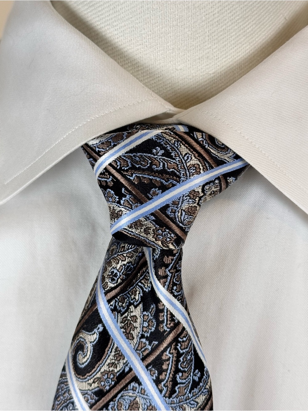 Pronto Uomo Men’s Necktie Black, Brown & Light Blue Paisley Silk Tie